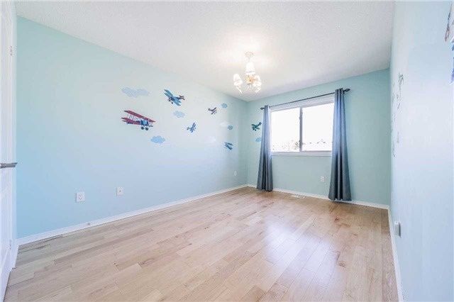 102 Antique Dr, Richmond Hill, L4E4G3 | Image 3