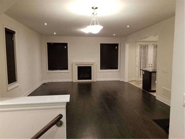 26 Mondial Cres, East Gwillimbury, L9N0S1 | Image 2