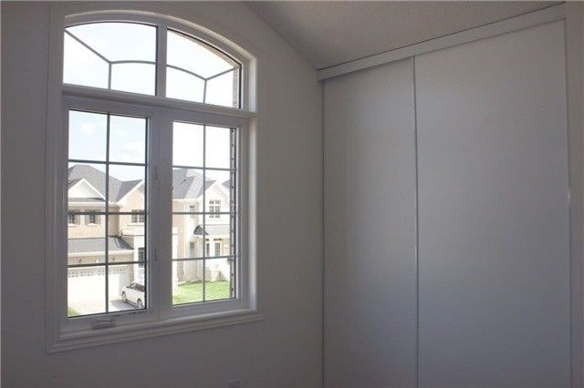 24 Schwalm Cres, New Tecumseth, L0G 1W0 | Image 3