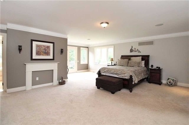 19 Wolf Run Crt, Whitchurch-Stouffville, L4A2L4 | Image 2