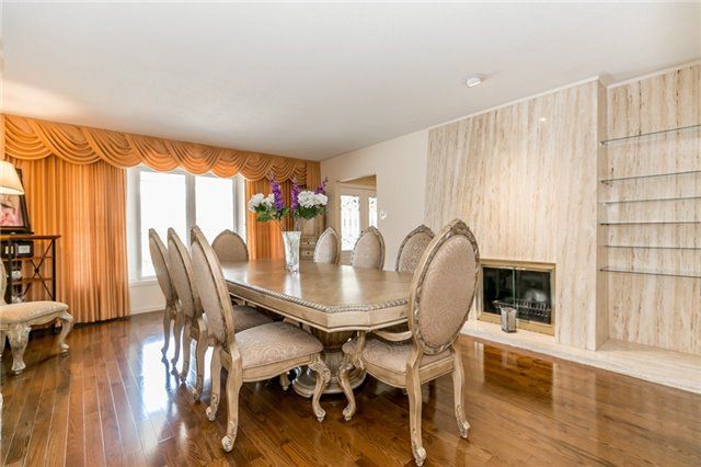 120 Lake Woods Dr, Whitchurch-Stouffville, L4A 1P9 | Image 3