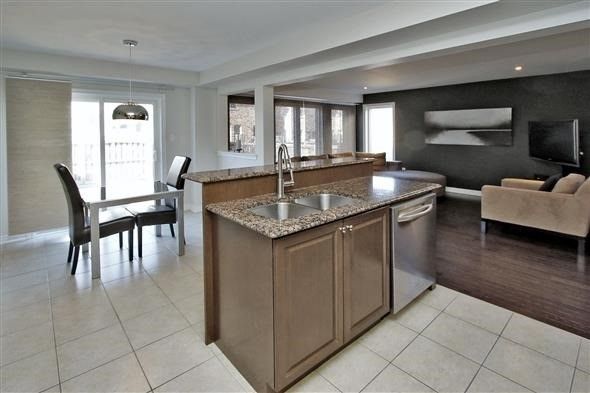 14 Yang St, Richmond Hill, L4E0M6 | Image 2