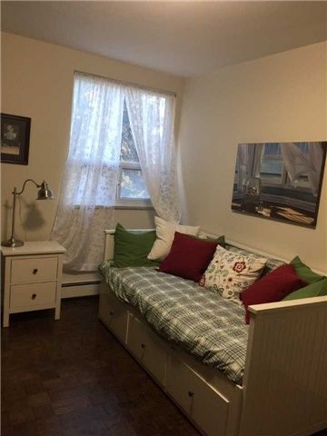 202 - 67 Richmond St, Richmond Hill, L4C3Y3 | Image 3