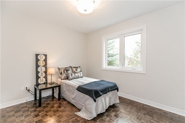 133 Arten Ave, Richmond Hill, L4C9Y3 | Image 2