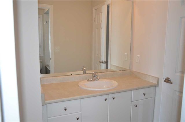 33 Oakmoor Lane, Markham, L6B0P1 | Image 3