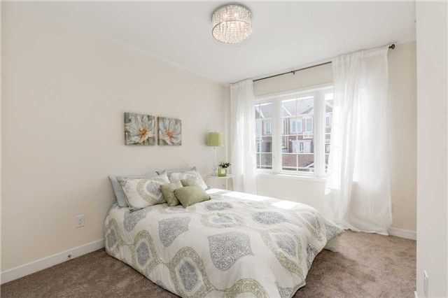 12 Sand Hill Mews, Vaughan, L6A4Y4 | Image 3