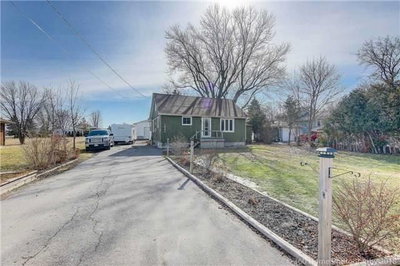 Detached House sold at 1527 Killarney Beach Road, Innisfil, Ontario, L0L1W0 - Lefroy - MLS: N4076153