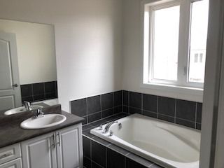 91 Decast Cres S, Markham, L6B 1N7 | Image 2