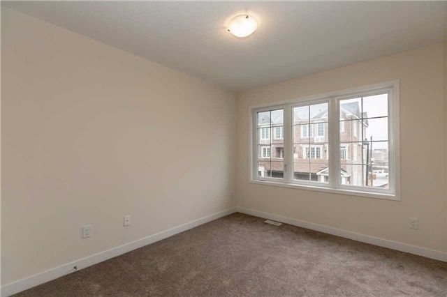 12 Sand Hill Mews, Vaughan, L6A 4Y4 | Image 2