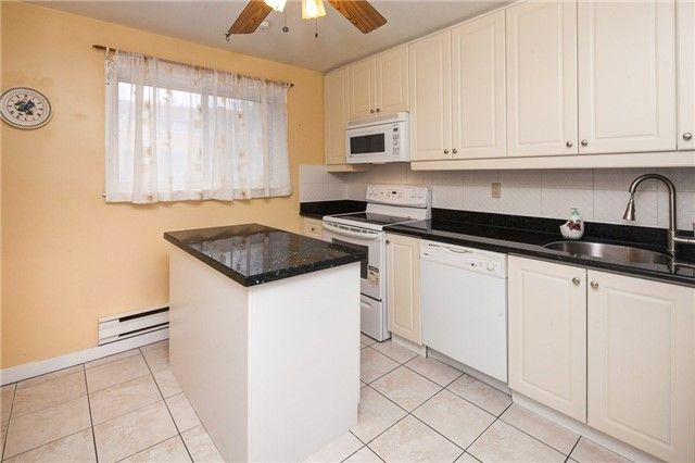 11 - 100 Henderson Ave, Markham, L3T2K8 | Image 2
