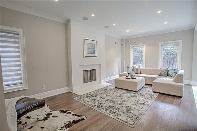 11 Gatcombe Circ, Richmond Hill, L4C9P4 | Image 2