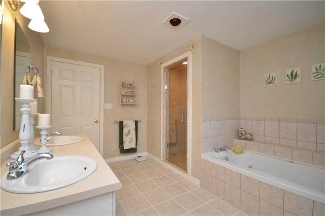 39 Milne Lane, East Gwillimbury, L0G1R0 | Image 2