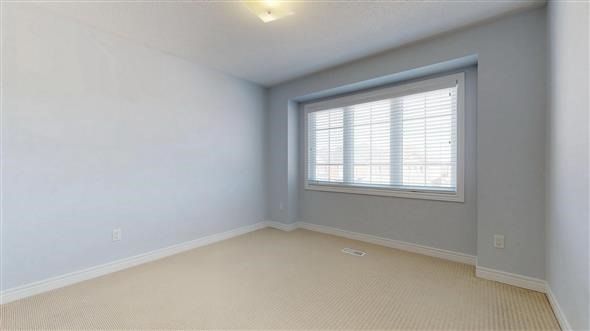 142 Yakefarm Blvd, Whitchurch-Stouffville, L4A0R8 | Image 3