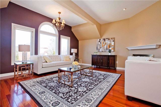 23 Brookeview Dr, Aurora, L4G6N1 | Image 2