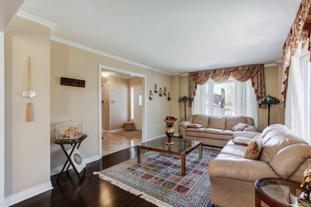 167 Lyndhurst Dr, Markham, L3T6T8 | Image 2