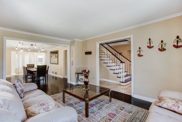 167 Lyndhurst Dr, Markham, L3T6T8 | Image 3