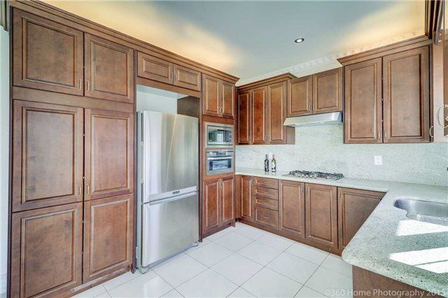 21 Berger Ave, Markham, L6B0B6 | Image 2