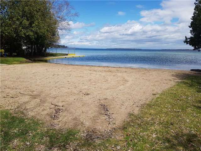 1052 Spruce Rd, Innisfil, L0L1W0 | Image 3