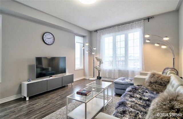 137 Brookview Dr, Bradford West Gwillimbury, L3Z0S6 | Image 3