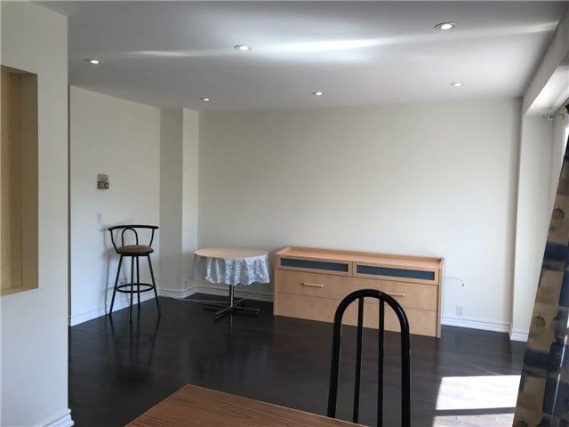 16 Madsen Cres, Markham, L3R4P3 | Image 2