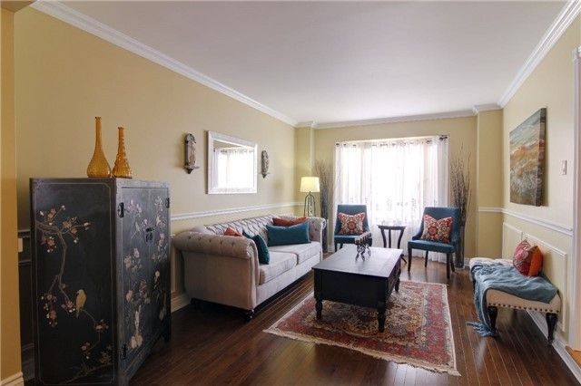 236 Mccaffrey Rd, Newmarket, L3X1J3 | Image 3