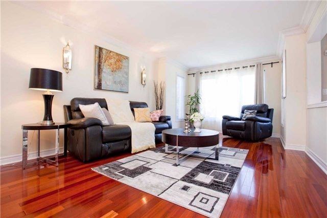 23 Brookeview Dr, Aurora, L4G6N1 | Image 3