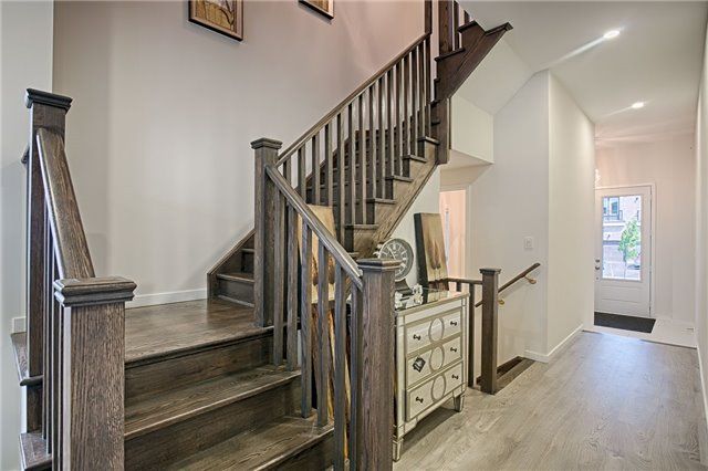 197 Elyse Crt, Aurora, L4G2C9 | Image 3