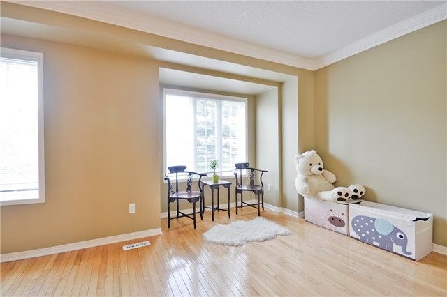 75 James Scott Rd, Markham, L3P7W6 | Image 3