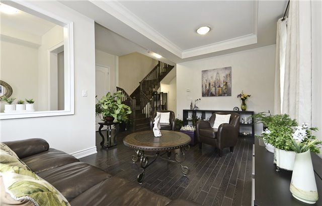 35 Clara May Ave, East Gwillimbury, L9N0R4 | Image 3