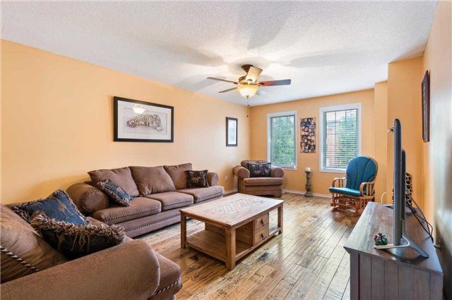 25 Hattie Crt, Georgina, L4P3Z7 | Image 3