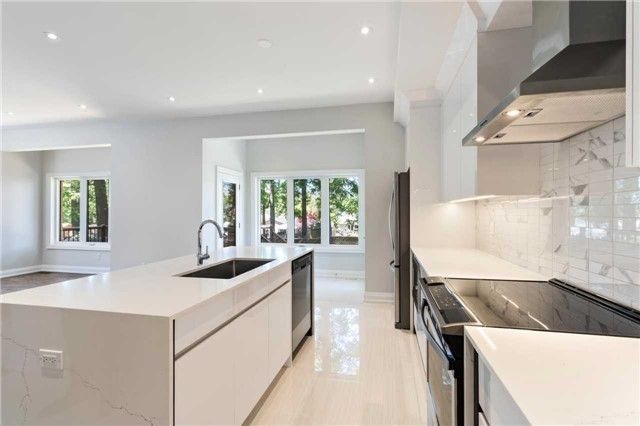 220 Pine Beach Dr, Georgina, L4P2V5 | Image 3