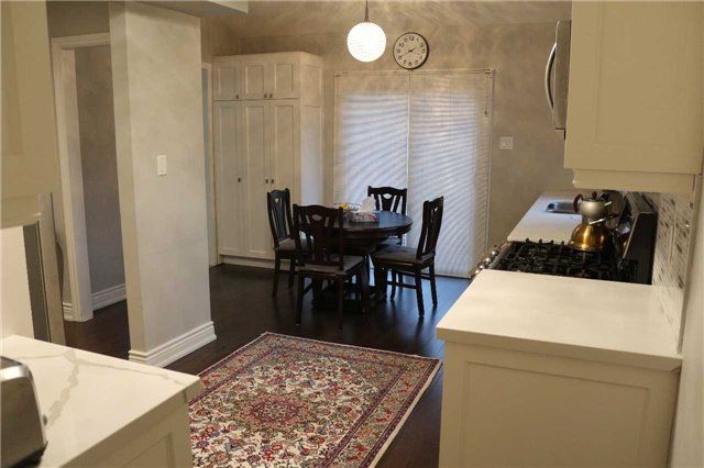 104 Houseman Cres, Richmond Hill, L4C7S5 | Image 2