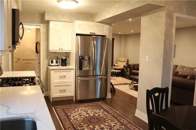 104 Houseman Cres, Richmond Hill, L4C7S5 | Image 3