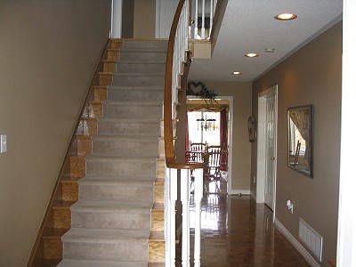 896 Bosworth Crt, Newmarket, L3X1Z1 | Image 2