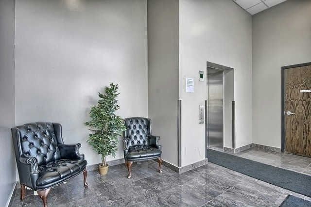 Ph707 - 10376 Yonge St, Richmond Hill, L4C3B8 | Image 3