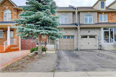 Townhouse sold at 25 Foxchase Avenue, Vaughan, East Woodbridge, L4L9H1 - MLS: N4171416