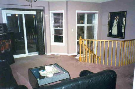 68 Woodroof Cres, Aurora, L4G7H4 | Image 2