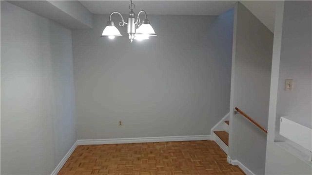 146 Milestone Cres, Aurora, L4G3M2 | Image 3