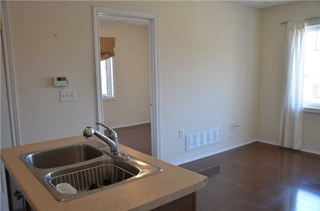 Coach H - 33 Oakmoor Lane, Markham, L6B0P1 | Image 2