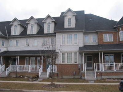 Townhouse sold at 5 Luxton Avenue, Aurora, Ontario, L4G7J5 - Bayview Wellington - MLS: N417662