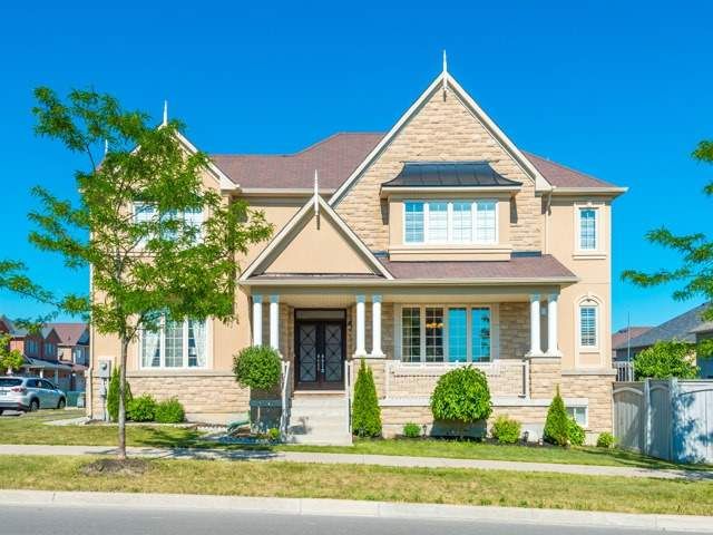 3 Mansard Dr, Richmond Hill, L4E0L8 | Image 2