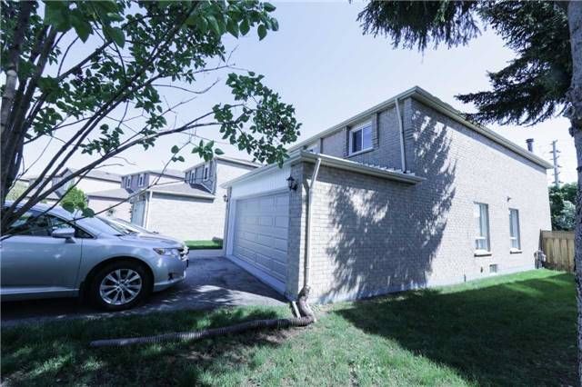 51 Chase Crt, Markham, L3S 1V6 | Image 2
