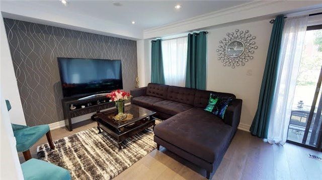 46 Lund St, Richmond Hill, L4C5V7 | Image 3