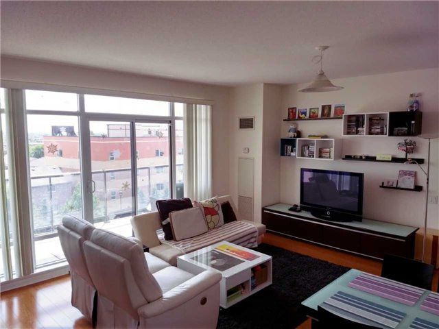 512 - 11121 Yonge St, Richmond Hill, L4C 0S7 | Image 2