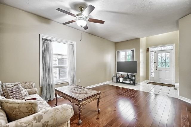 40 Highland Terr, Bradford West Gwillimbury, L3Z3E8 | Image 3