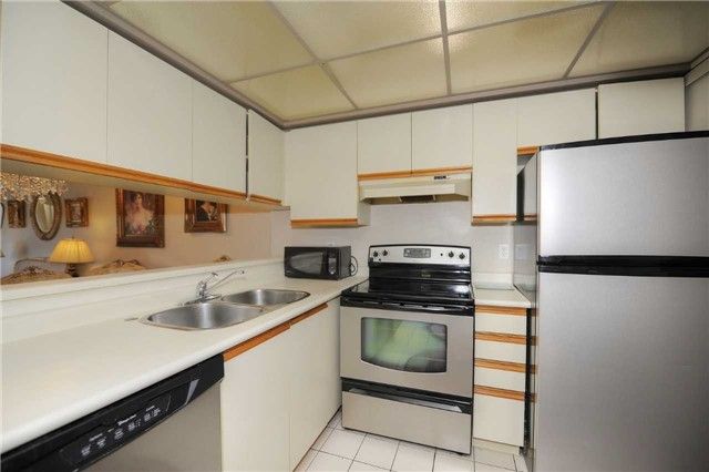 208 - 175 Cedar Ave, Richmond Hill, L4C9V3 | Image 3