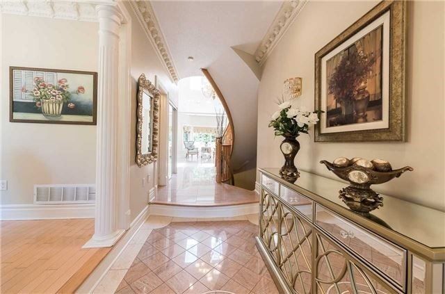 61 Woodland Trail Crt, Vaughan, L4L9H9 | Image 2