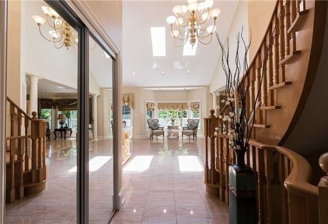 61 Woodland Trail Crt, Vaughan, L4L9H9 | Image 3