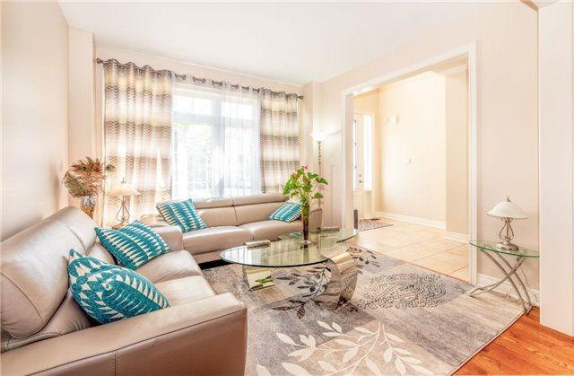 95 Vines Pl, Aurora, L4G 0R7 | Image 3