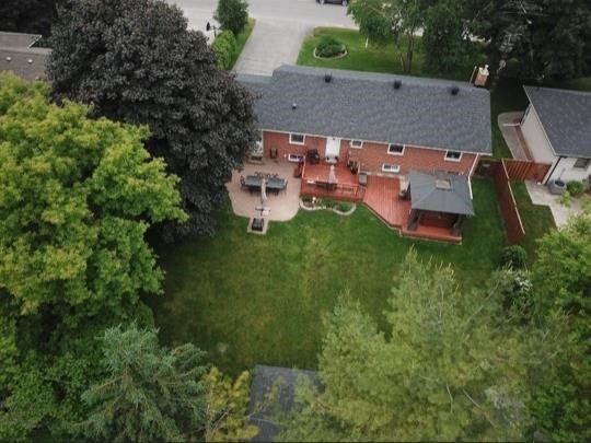 114 Elizabeth Grve, King, L7B1H6 | Image 3